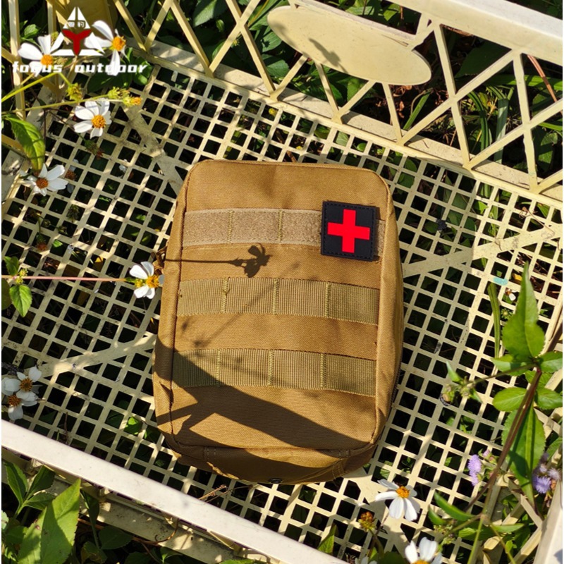 Paquete de primeros auxilios médicos deportivos al aire libre, paquete médico táctico multifuncional camuflado, paquete accesorio, paquete de emergencia para montar