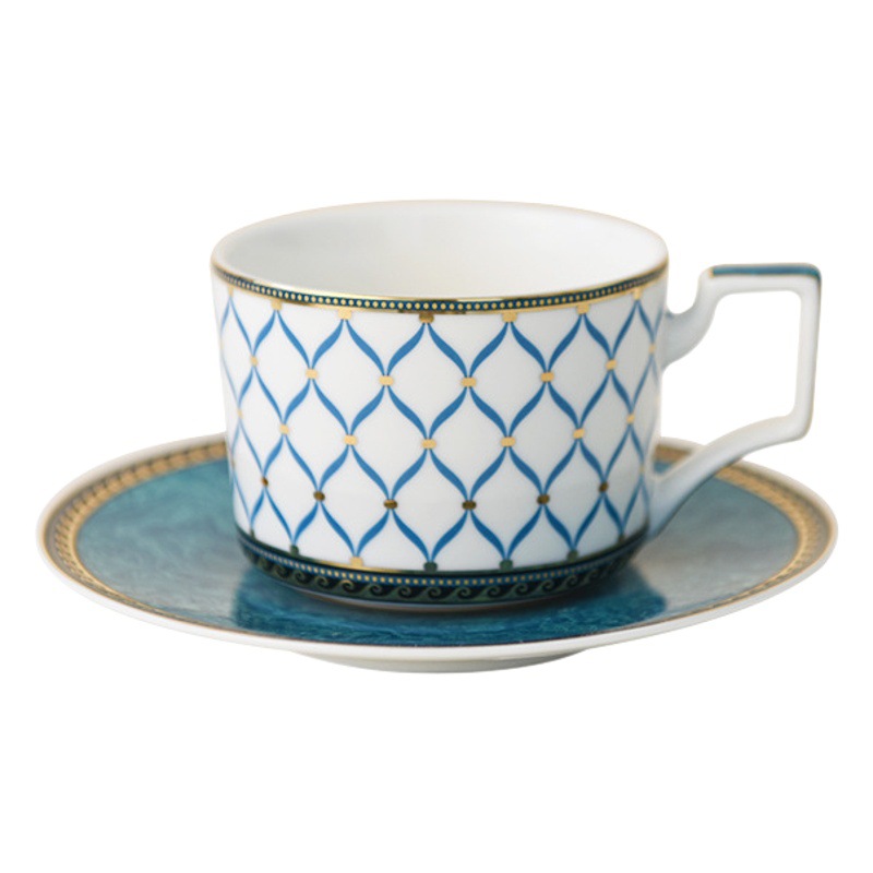 Taza de café pintada de oro de la porcelana de hueso de la vendimia Taza de té de la tarde francesa Sentido de ceremonia de la muchacha de alto aspecto Taza de desayuno de alto grado
