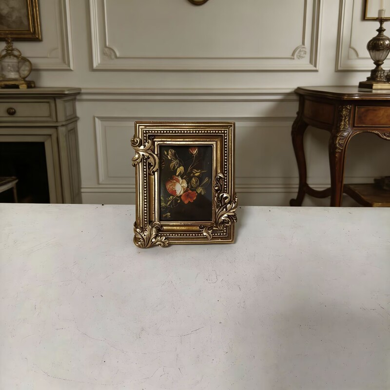 European-Style Golden Hollow Relief Resin Photo Frame Wall Decoration Home Decor Wall Hanging