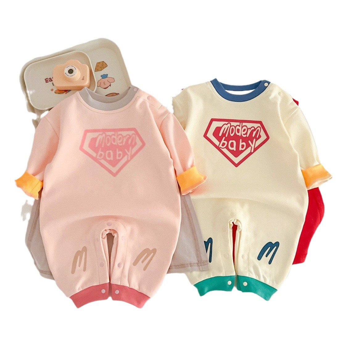 Primavera 2024 ropa de bebé moderno bebé pequeño Superman mameluco moda estilo mono Outwear capa