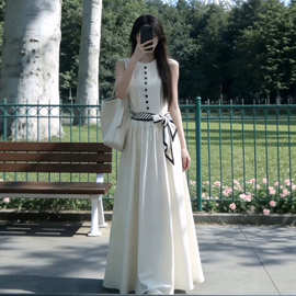 法式无袖背心连衣裙子女夏季2026新款气质绝美海边度假高级感长裙