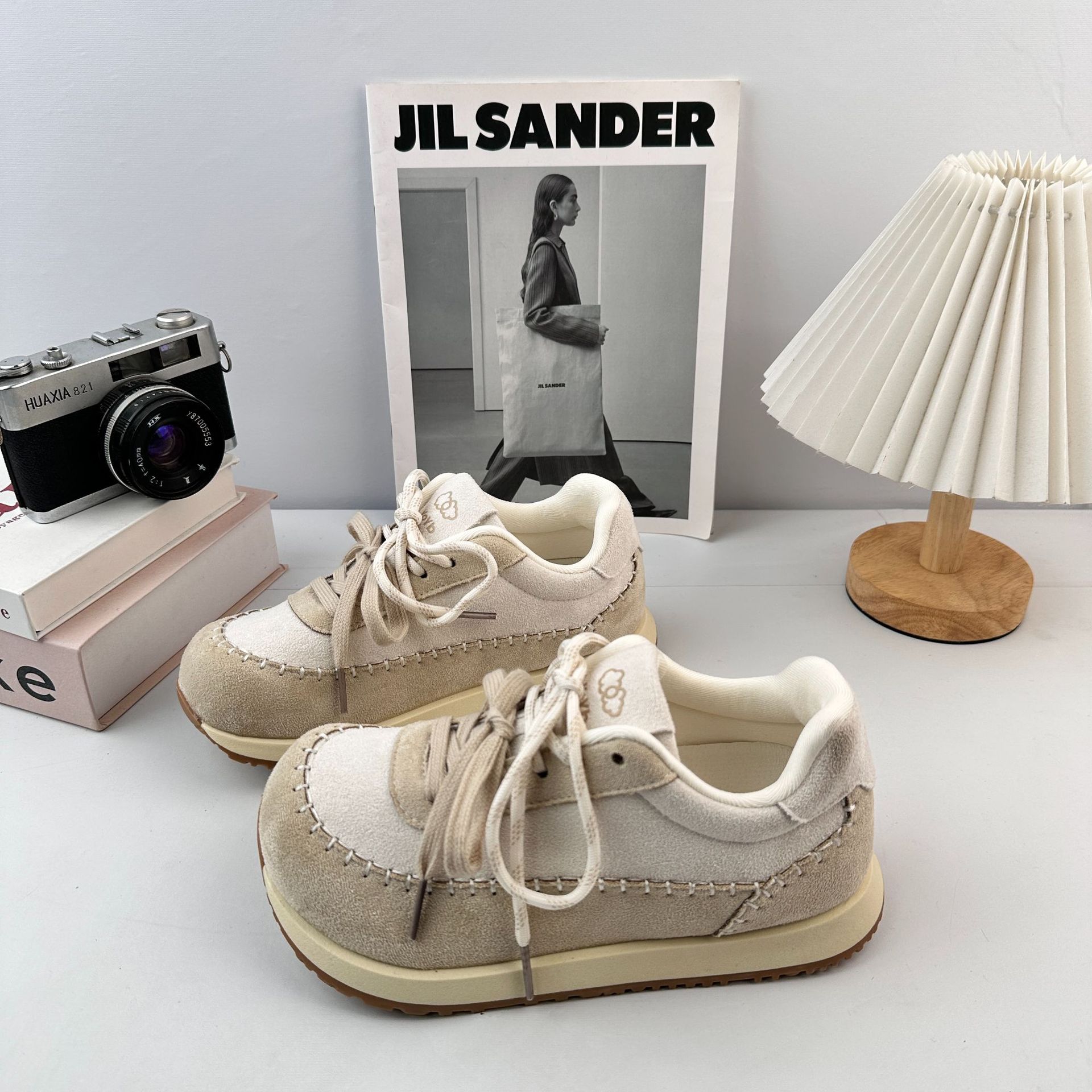Yuanbo nicho no golpear zapatos de skate para mujeres 2025 nuevo primavera y otoño zapatos blancos de suela gruesa, zapatos casuales de moda image 3