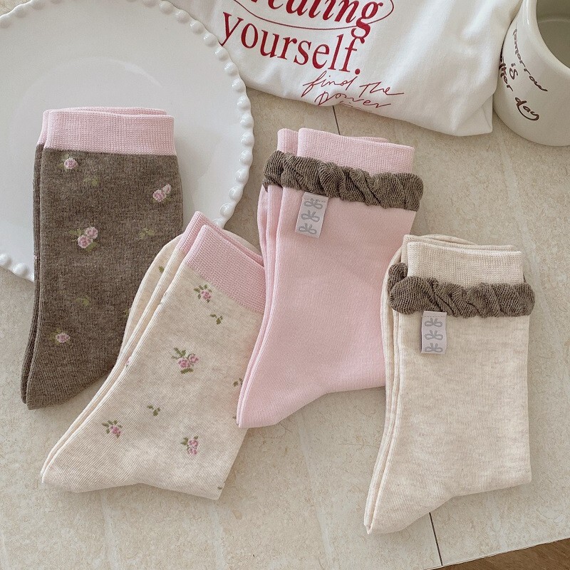 Sweet Korean-Style Small Floral Socks for Women, Versatile Mid-Calf Socks in Pink-Brown Color, Seamless Slouch Socks