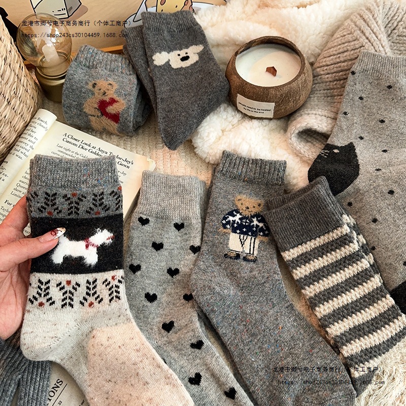 Winter and Autumn Women's Crew Socks with Fleece and Thicken Warm Day Japanese Cute Wool Socks Striped Grey Women's Long Socks