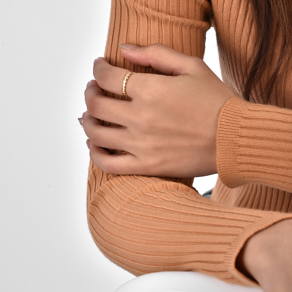 R0165 minimalista europeo y americano espejo textura círculo anillo retro brillante estilo frío 18k anillo de oro