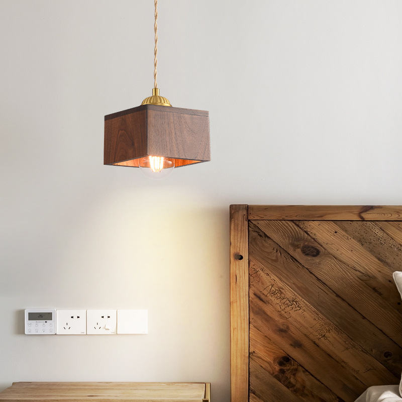 Lámpara de cabecera del dormitorio lujoso nuevo retro creativo bronce color nuez bar de madera maciza comedor de línea larga pequeña lámpara de cama