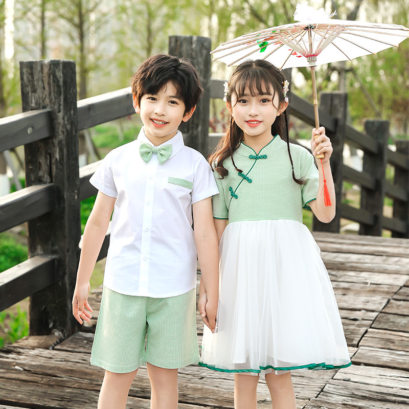 Children's ancient Chinese costume for a group performance, suitable for both boys and girls, for the national culture class of primary school students in kindergarten during the June 1st holiday.