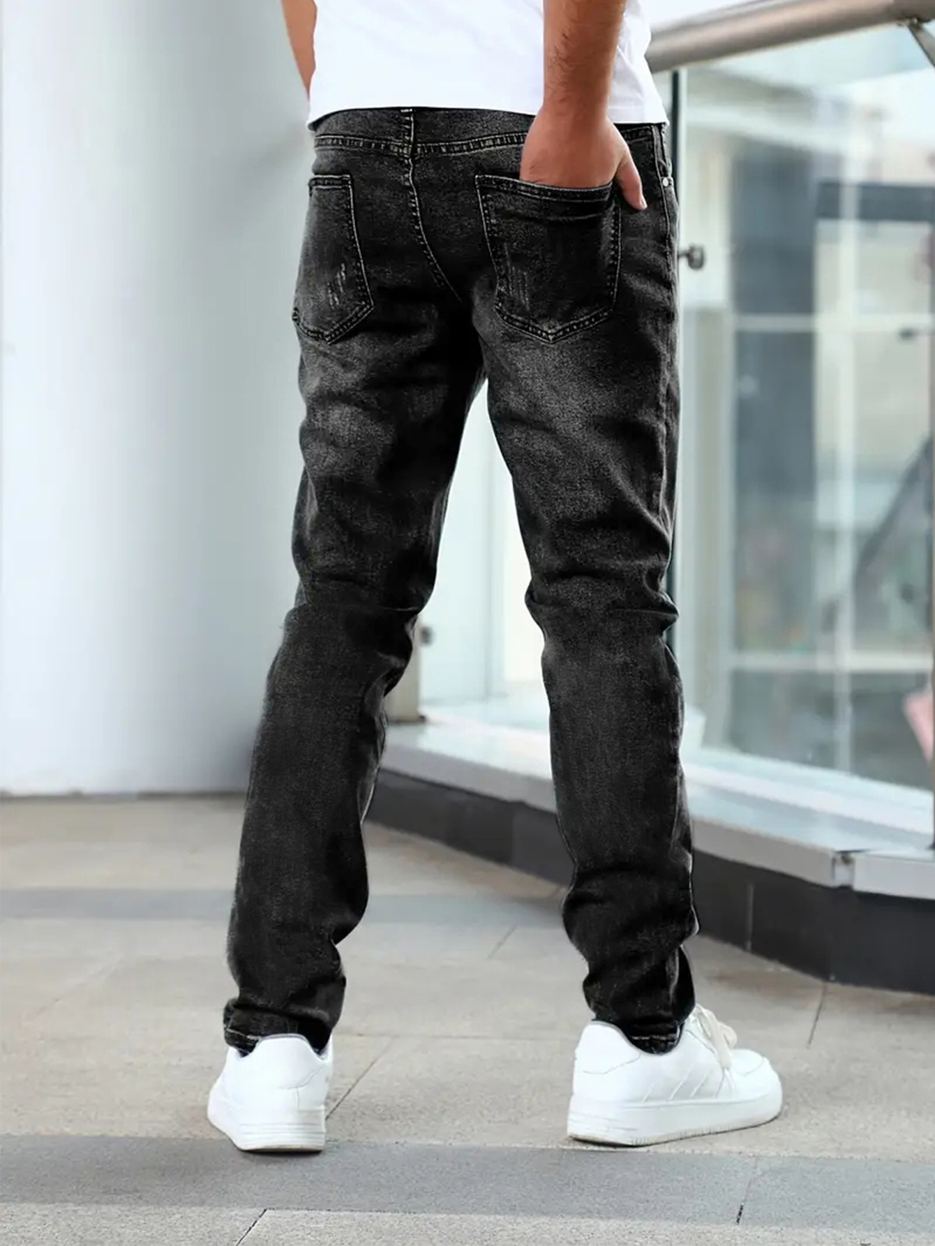 Men's Slim Fit Stretch Denim Jeans In Black For Everyday Wear_voghion.com