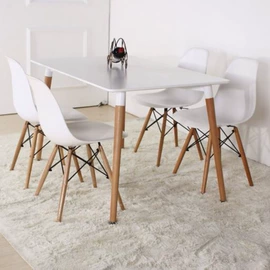 酒吧椅;餐椅;餐桌