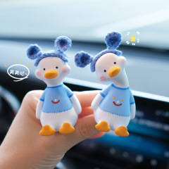 赤いカモの毛糸ウサギの耳はかわいいウサギの耳の装飾の部品を飾ります。