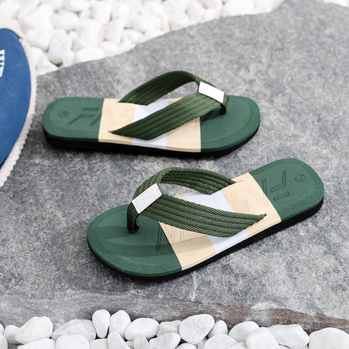 Summer new color matching trendy men's flip-flops, fashionable and casual indoor and outdoor beach sandals and slippers directly supplied from the manufacturer