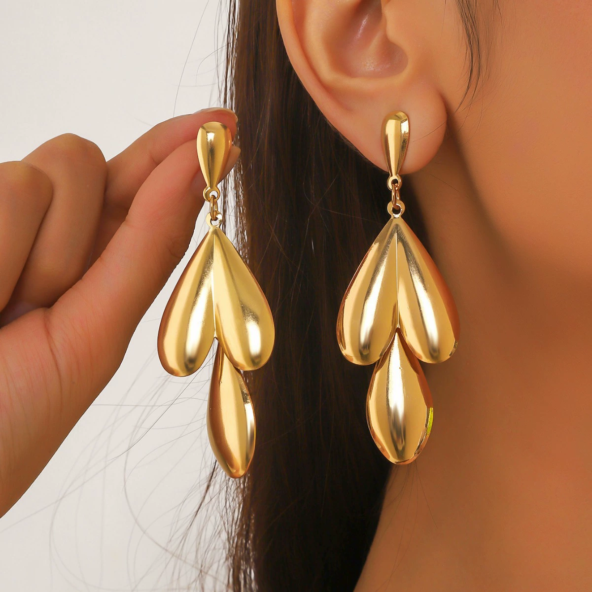 Brand metal trend fashionable earrings, European style