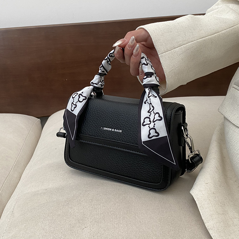 Bolso retrógrado en línea para mujeres 2024 nuevo estilo coreano de color de estilo extranjero bolso de hombro