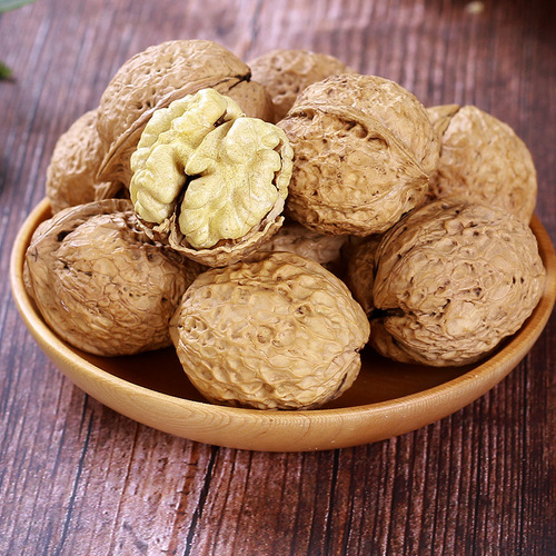 Yunnan walnuts, thin-skinned walnuts, dried fruit snacks, roasted nuts, non-paper-skinned walnuts, walnut wholesale