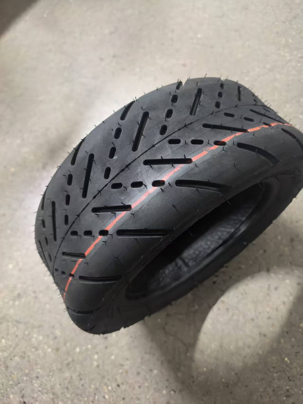 High-performance wear-resistant 90/65-6.5 tires for electric vehicles, vacuum tires, off-road vehicle anti-slip thickened tires wholesale