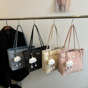 Shoulder bag for students, capacious universal underarm bag, one-shoulder bag, western style
