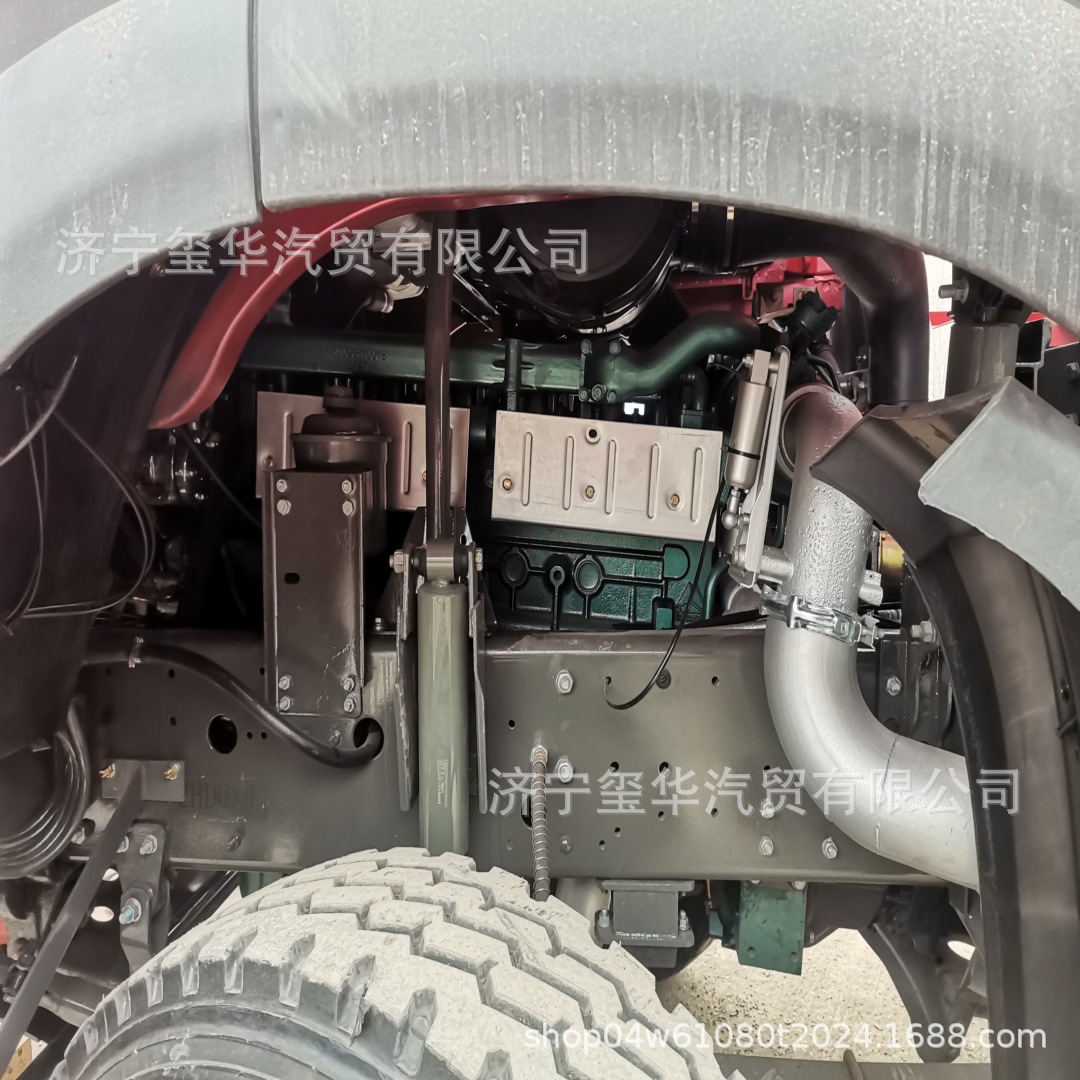Long-Term Export of Howo Self-Loading Engineering Vehicles, 375-Horsepower Dump Trucks, and Eight-Wheel Dump Trucks for Transporting Soil and Gravel