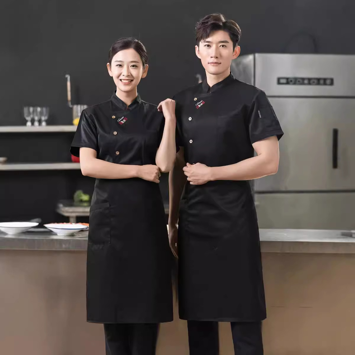 Uniforme de Chef de Manga Corta para Verano, Ropa de Trabajo para Catering, Hotel, Restaurante, Cocina, Cantina, Repostería, Transpirable, Personalizable con Impresión.