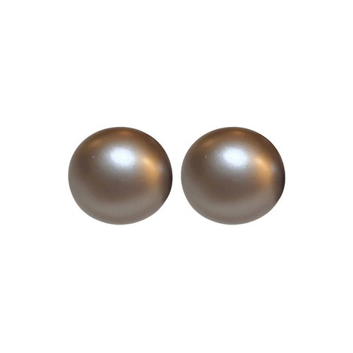 Round and flat steamed bun textured pearl earrings, temperament niche earrings, domestic Shi family pearl earrings for women