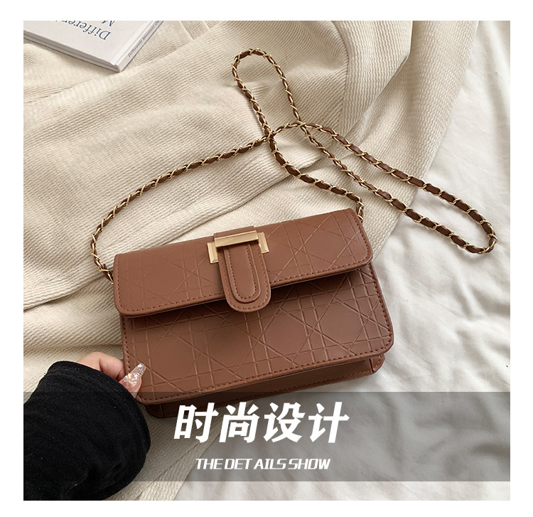 This stylish, high-quality, and trendy hand-held crossbody bag is a new cross-border women's bag for autumn and winter 2024. It features a checkered commuter single-shoulder bag undefined