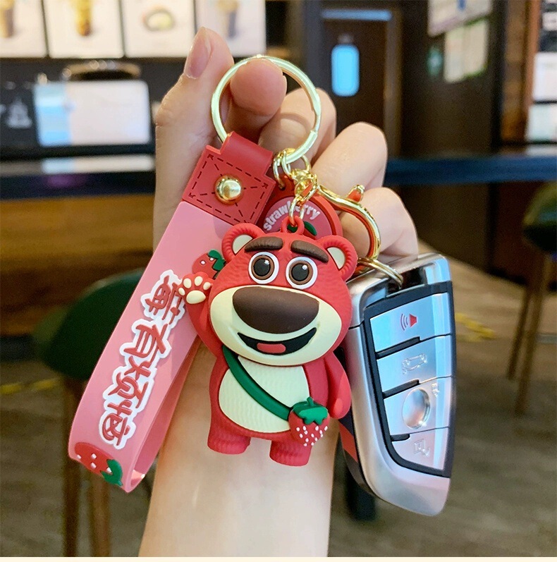 イチゴクマキーホルダー漫画人形ペンダント車のキーチェーンかわいいカップルバッグペンダント小さなギフト卸売|undefined