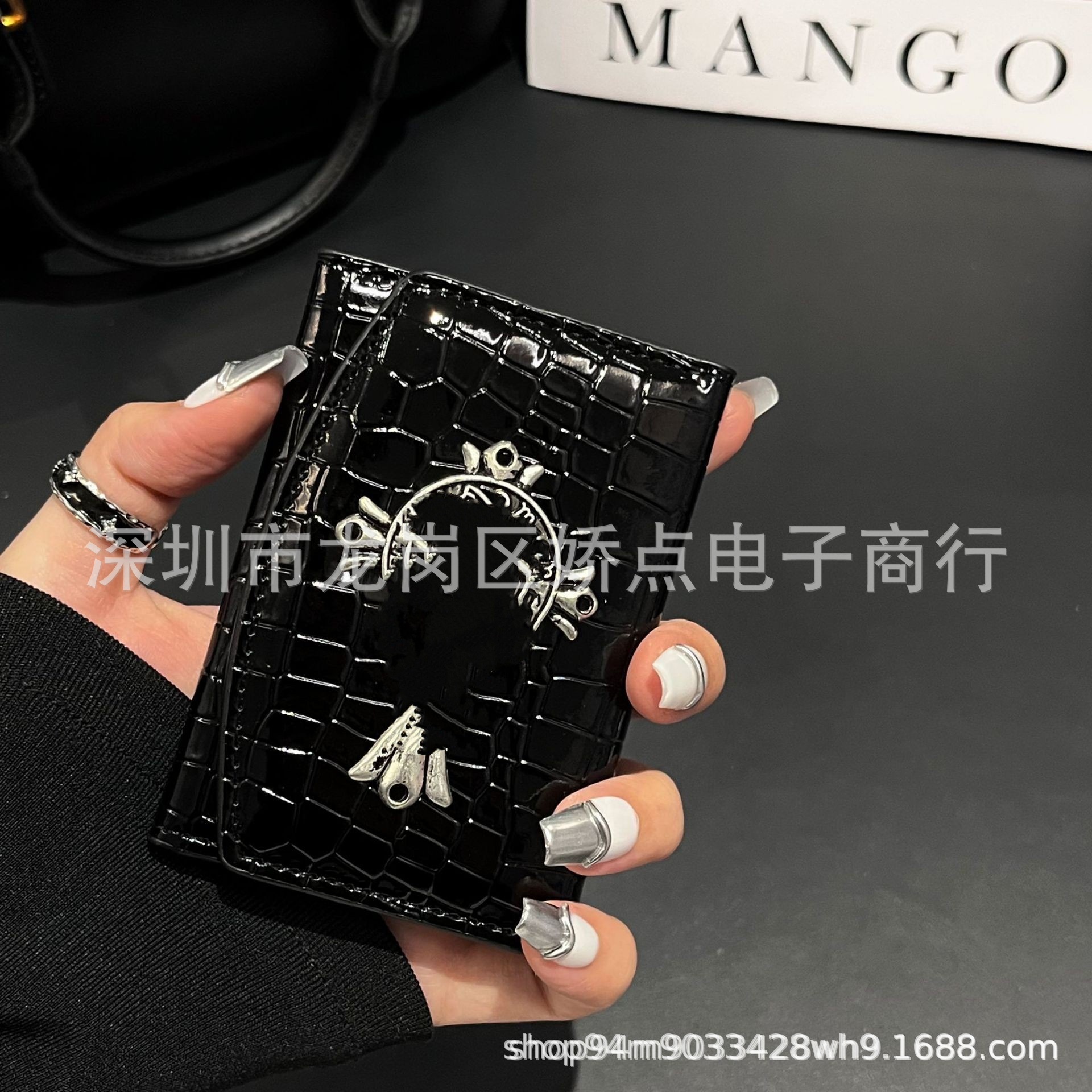 70% off 악어무늬 혼합크로스 카드홀더