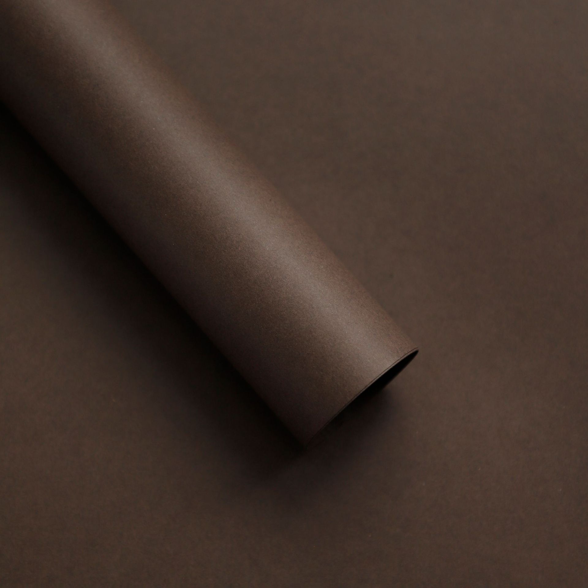 Café oscuro extra grueso de 180g, 44*59cm, 10 hojas; un paquete.