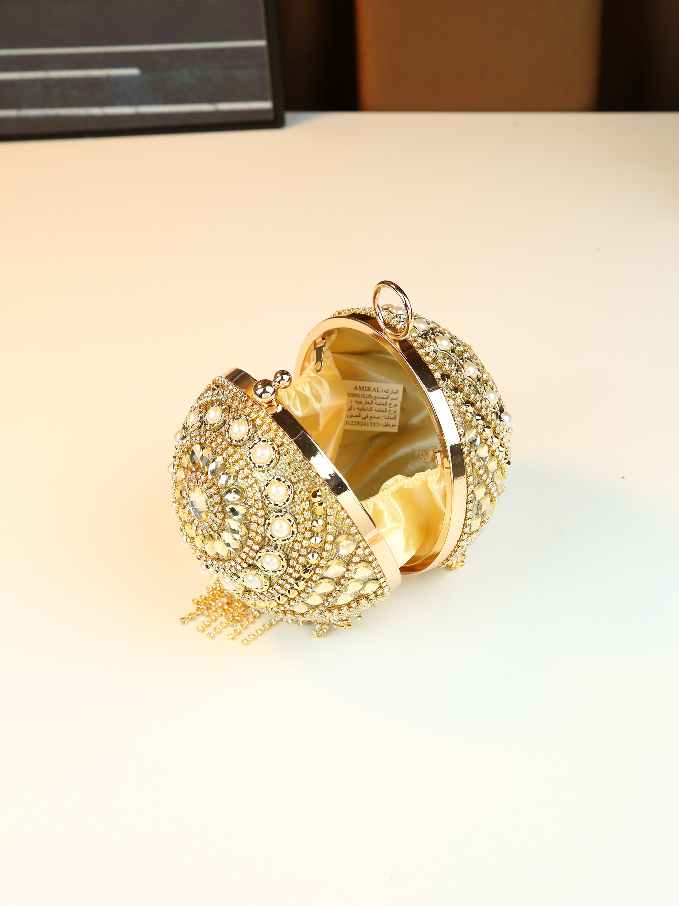 Damväska axelväska med pärlor strass och kedjerem_voghion.com