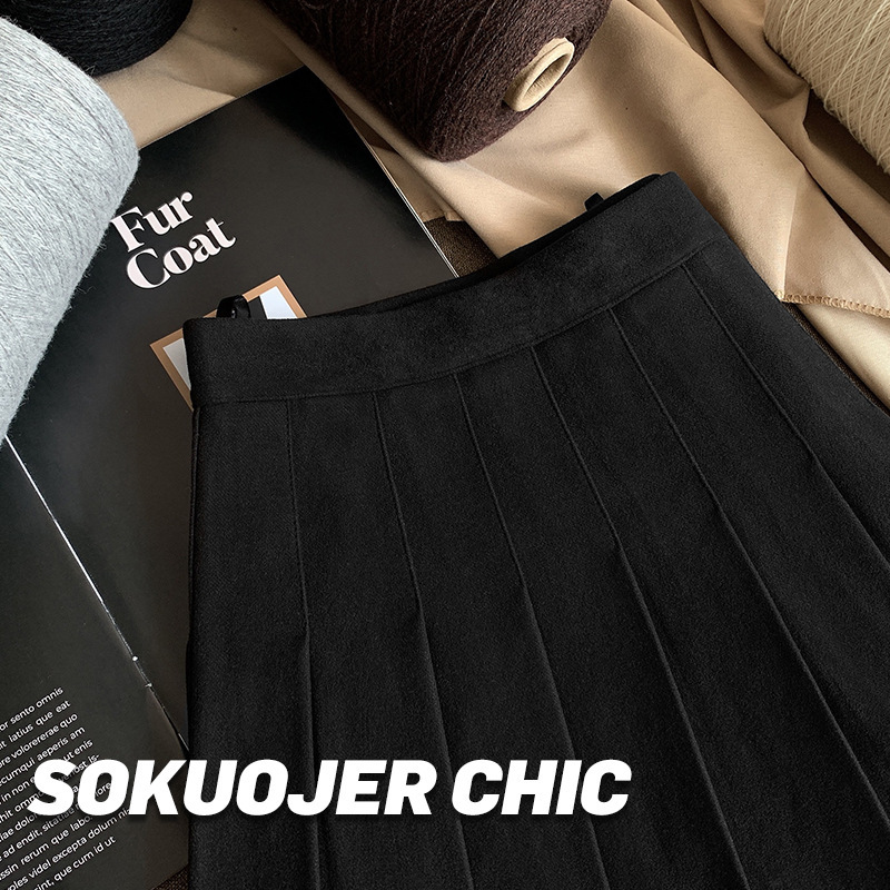 Black [autumn and winter woolen fabric] regular style