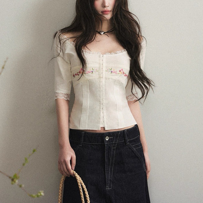 2026 Spring Off-White Embroidered Square-Neck Shirt for Women, Spring and Summer Waist-Cinching Lace Short-Sleeve Top 2026 Spring Off-White Embroidered Square-Neck Shirt for Women, Spring and Summer Waist-Cinching Lace Short-Sleeve Top