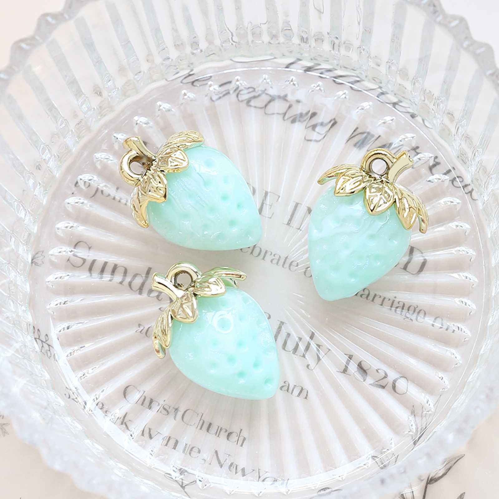 5g Weight Pendant Jewelry Making Type DIY Jewelry Accessories Classification 1 Piece Quantity Artificial Crystal Material Strawberry Pattern Sweet Style 1 Piece Arylic Artificial Crystal Strawberry Pendant 8