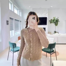新款棉线扭花开衫针织衫女32支精纺棉不松垮扭花饱满立体真贝壳扣