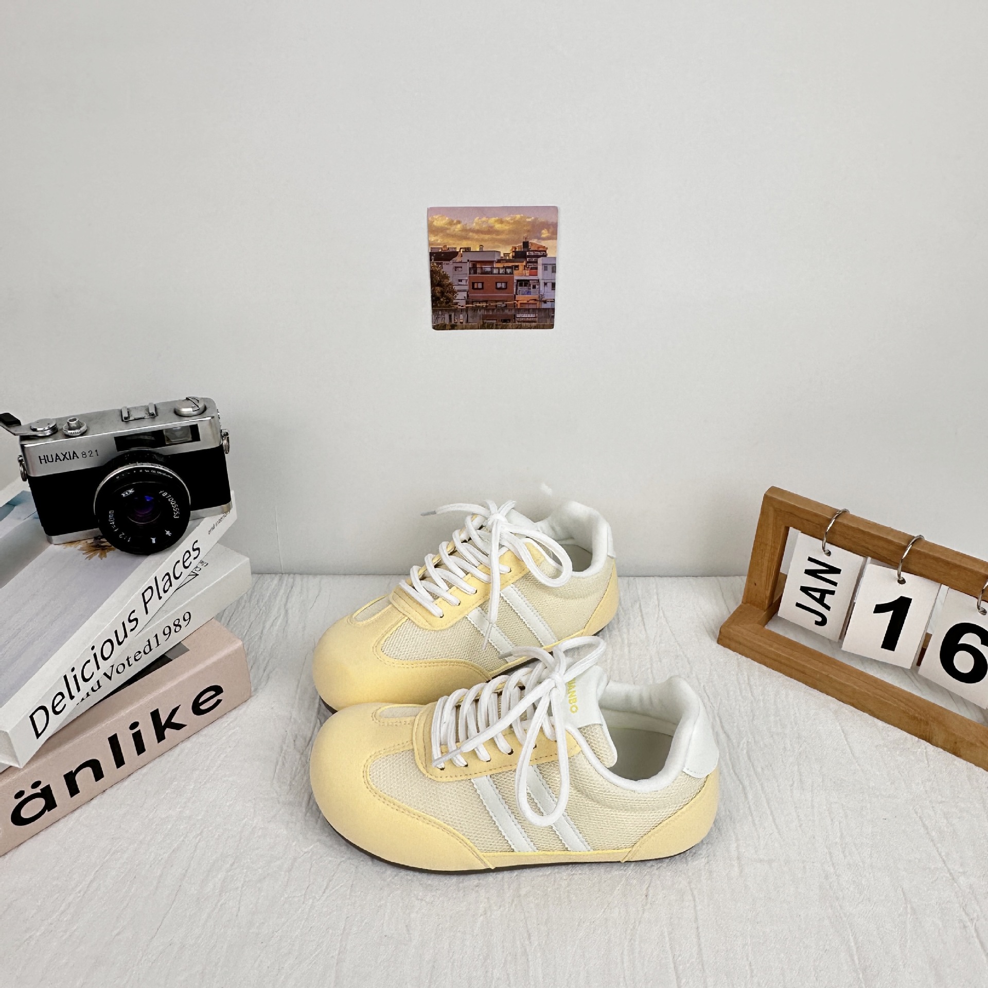 Far Wave Big Head Puff Zapatos de entrenamiento alemán para mujer 2025 verano nuevo estilo todo-fósforo transpirable pequeño fondo plano casual zapatillas de deporte en nombre del cabello image 4