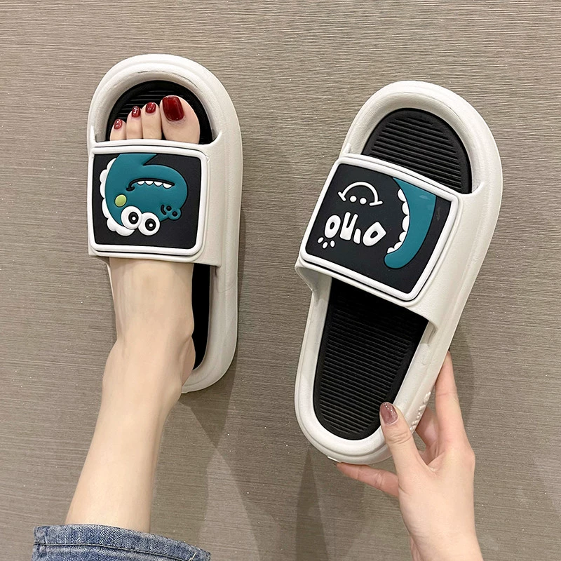 Ступать на фекалии детские тапочки для девочек летом 2024 новый крытый дом с толстым дном, противоскользящий ученик средней школы