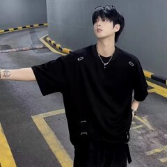 ファッション金属デザイン感のあるストラップはtシャツのワイドバージョンの男性2024夏の半袖トレンドの高街ins上着を調節できる