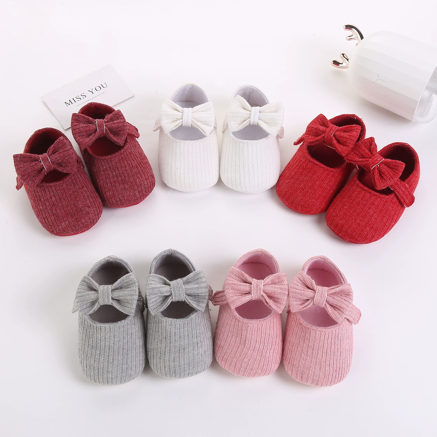 Весенне-осенние детские туфли с бантом на липучке для девочек, дышащие туфли на мягкой подошве для девочек 0-1 года.