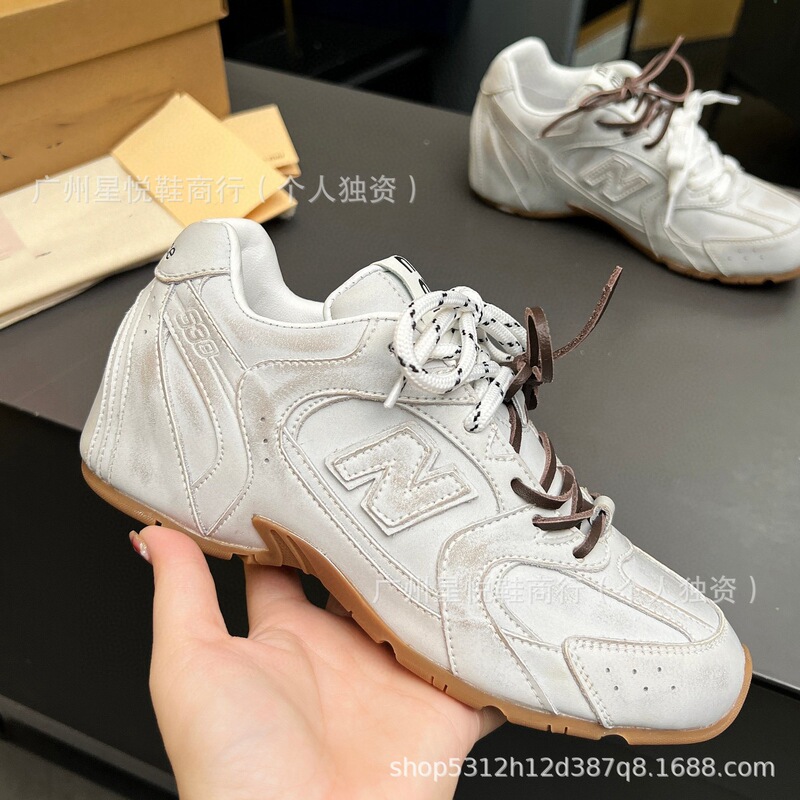 2025 新モデル Medra スタイルラウンドトゥレースアップ女性用トレーニングシューズ、多用途の Miu ホーム同じ靴ひもカジュアルカップルシューズ|undefined