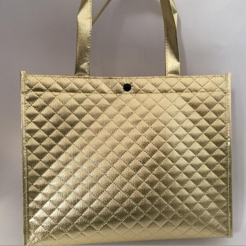 源头工厂三层夹棉无纺布袋覆膜无纺布格子纹压镭射腹膜购物袋logo