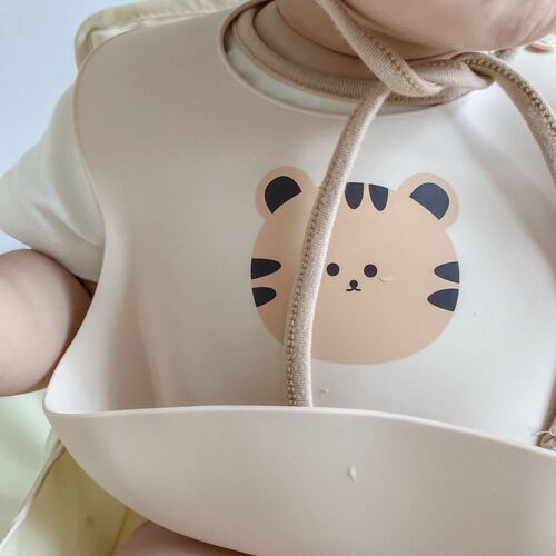 ins new daisy silicone bib baby food supplement cute bib tiger food bag baby saliva bag