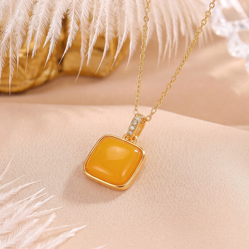 Mặt dây chuyền bạc S925 mạ vàng mật ong hình vuông nhỏ phong cách tối giản — Mặt dây chuyền (không bao gồm dây chuyền)