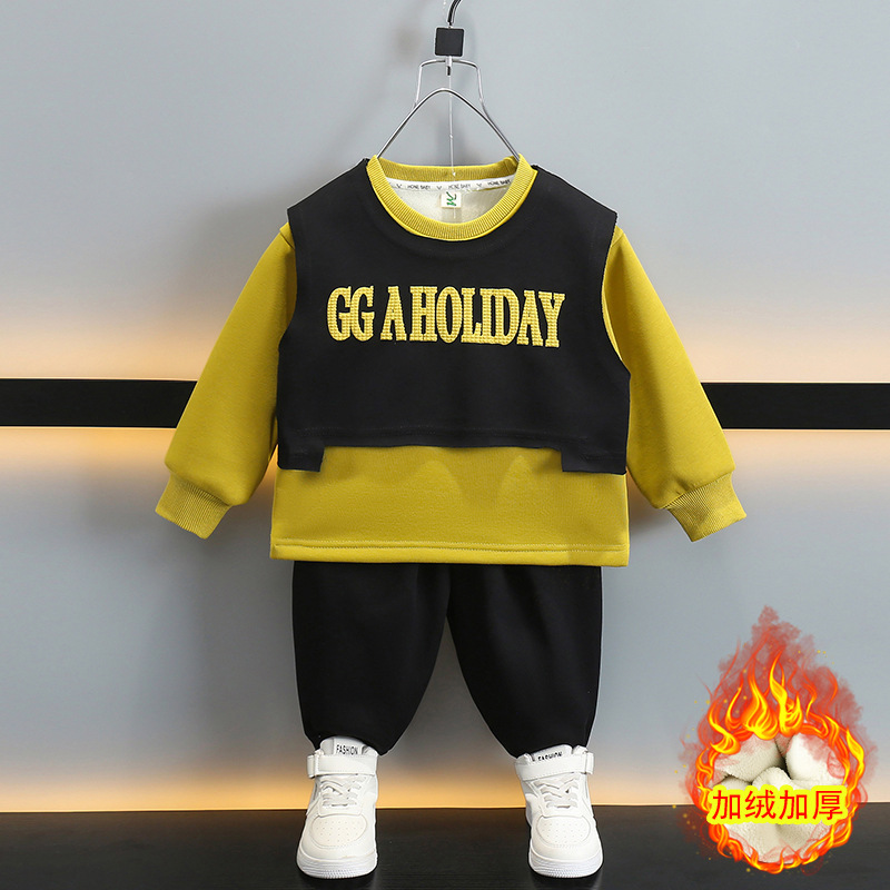 6468 niños más traje de terciopelo 2025 otoño e invierno nuevo estilo deportes para niños tres niños guapos invierno engrosados y calientes