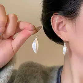 耳钉;戒指;项链