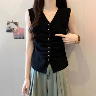 Plus-Size Stylish Single-Breasted Slimming V-Neck Camisole for Women, Summer Outerwear, Fashionable and Age-Reducing Sleeveless Base Shirt