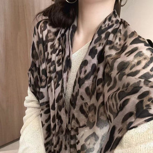 Leopard Print Scarf Autumn and Winter Women's Cross-border Classic Retro New Millennium Spice Girls Wind Warm Sun Protection Fashion All-match Shawl