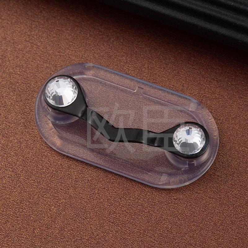 クロスボーダー爆型磁気眼鏡スタンド磁気吸引v型ブローチ工番札棚クリエイティブ磁気服イヤホンクリップ