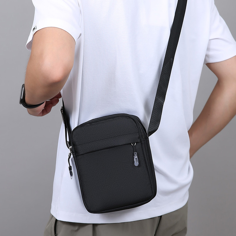 Nuevo tipo de bolso de hombro casual para hombres, gran capacidad para viajar al aire libre, bolso portátil multifuncional, bolso de hombro ligero