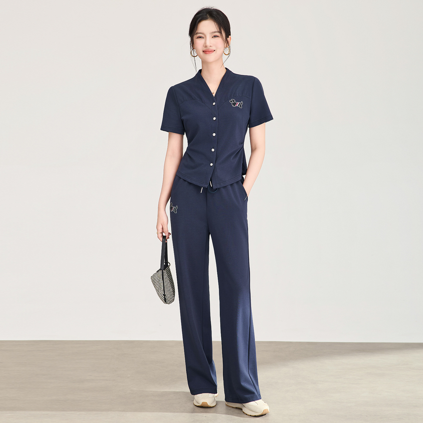 Bộ thể thao nữ mùa hè áo thun cổ tròn tay ngắn + quần ống rộng cao cấp — màu xanh navy