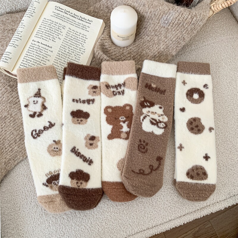 Cartoon Australian Fleece Socks for Women, Autumn and Winter, Fleece-Lined, Warm, Coffee Color, Straight Mid-Tube Socks, Home Floor Socks, Maternity Sleep Socks
