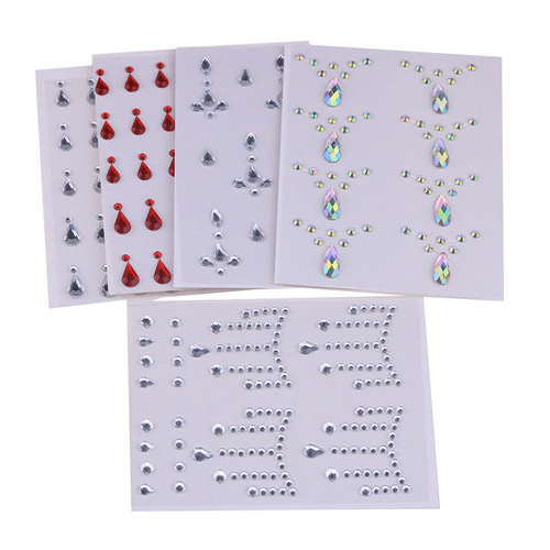 Halloween influencer bridal makeup, eye makeup, bright diamond accessories, pearl stickers, tear diamonds, butterfly decorations, facial diamonds