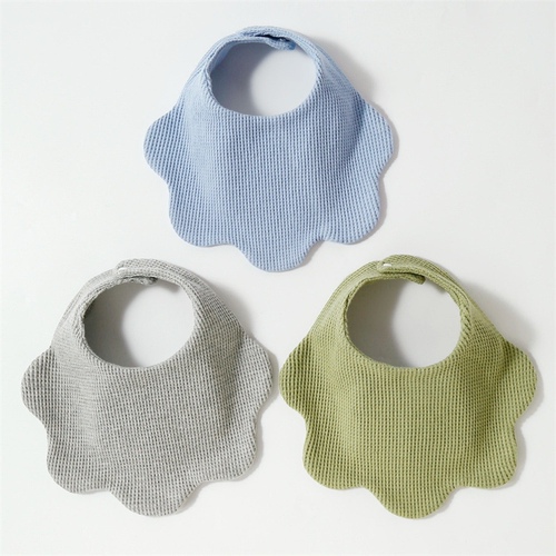 New Korean version ins waffle cotton bib baby saliva towel newborn petal bib baby anti-vomiting